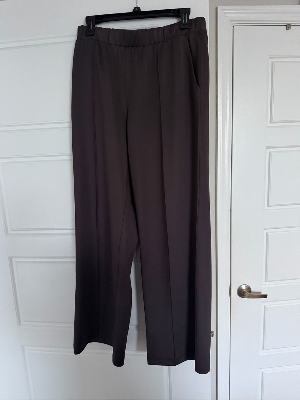 H&M Women's Wide-Leg Trousers in Dark Brown